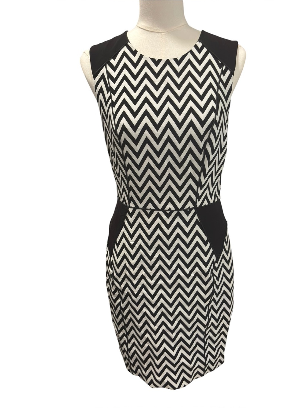 H&M Black & White Chevron Sheath Dress Size 10 NWT